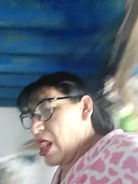 clarita 01 online show from 04-17-26, 02:20