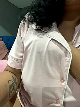 Indianbutter11 online show from 11-17-25, 07:52