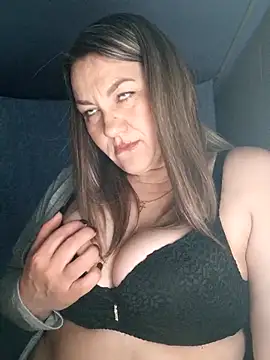 Snapshot of Ant0nina chatting on 02-28-26, 11:28 Ant0nina online show from 02-28-26, 11:28