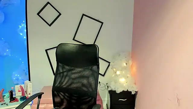 Emmily Walker online show from 09-26-25, 03:10