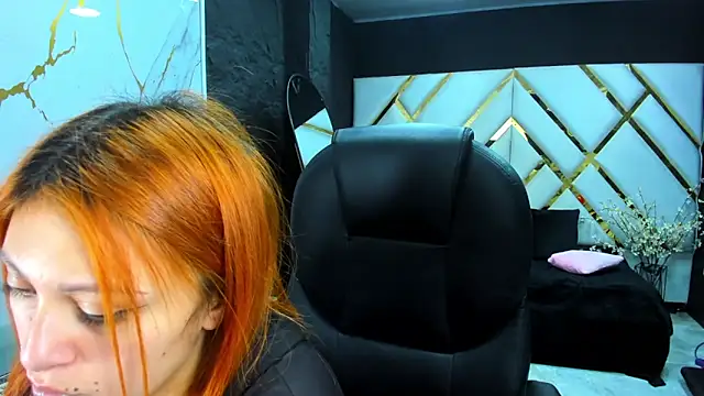 Snapshot of Emmily_Walker chatting on 11-08-25, 02:56 Emmily Walker online show from 11-08-25, 02:56