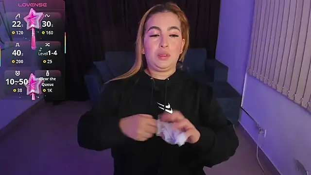 Snapshot of SusyAmis chatting on 09-10-25, 03:28 SusyAmis online show from 09-10-25, 03:28