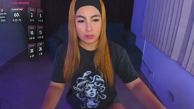 Snapshot of SusyAmis chatting on 09-27-25, 03:44 SusyAmis online show from 09-27-25, 03:44