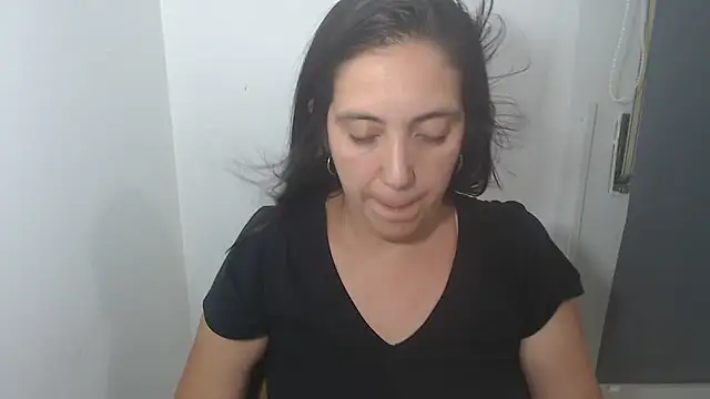 Snapshot of lulitasexy chatting on 02-09-25, 12:28 lulitasexy online show from 02-09-25, 12:28