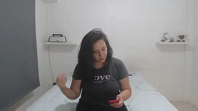 Snapshot of lulitasexy chatting on 01-18-26, 04:27 lulitasexy online show from 01-18-26, 04:27