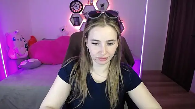SabrinViolet online show from 05-06-26, 08:08
