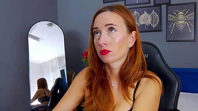 AnneHove online show from 09-09-25, 05:51