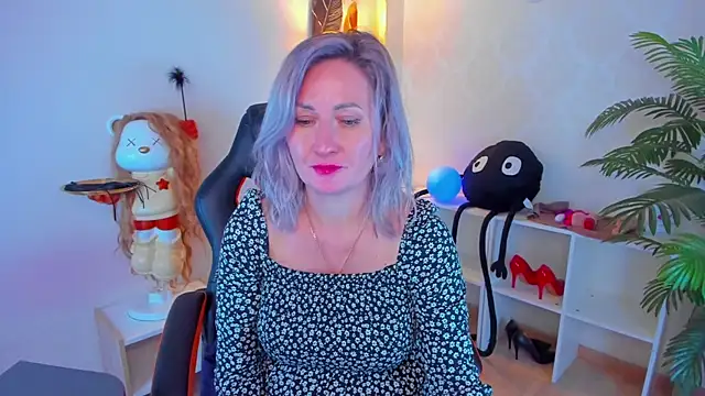 AriFleow online show from 10-10-25, 11:53