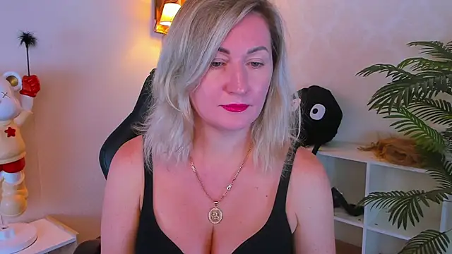 AriFleow online show from 10-23-25, 11:42