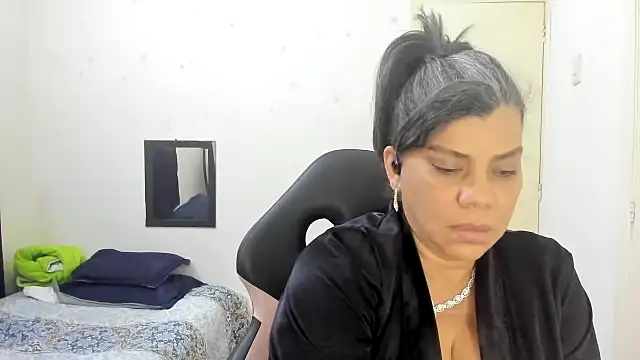 vikyadams online show from 10-15-25, 04:40