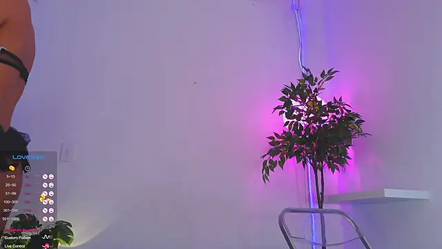 catalina  lovers online show from 11-19-25, 05:46