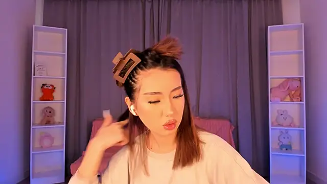 tinki winkii online show from 12-18-25, 06:41