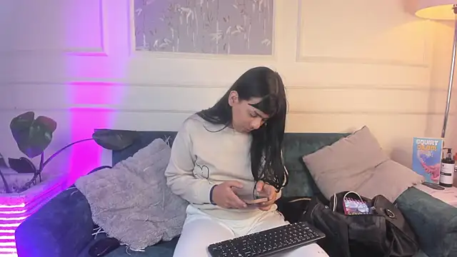 yossi peach cute online show from 04-27-26, 06:17