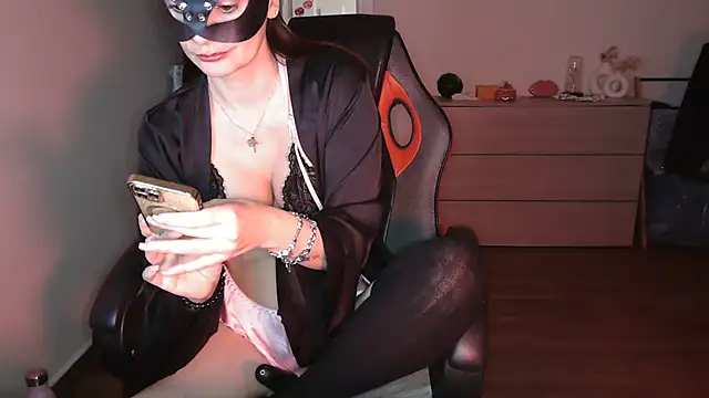 Snapshot of ladymask_2023 chatting on 01-11-25, 11:34 ladymask 2023 online show from 01-11-25, 11:34
