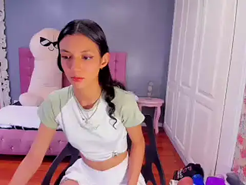 Iris Stone  online show from 02-01-25, 05:47