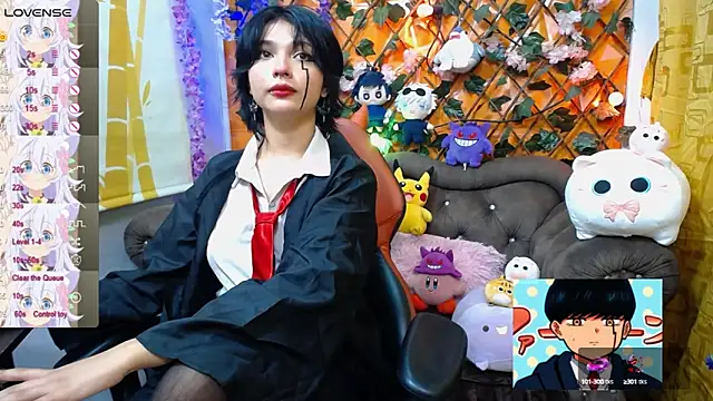 Snapshot of ravenn_20 chatting on 02-21-25, 11:33 ravenn 20 online show from 02-21-25, 11:33