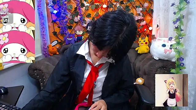 Snapshot of ravenn_20 chatting on 03-18-25, 11:30 ravenn 20 online show from 03-18-25, 11:30