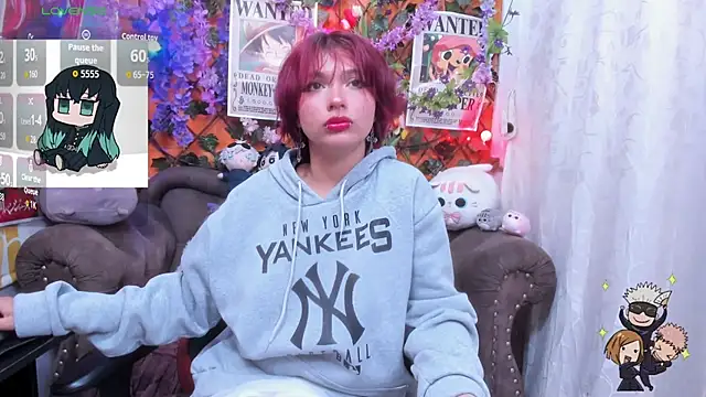 Snapshot of ravenn_20 chatting on 09-19-25, 11:33 ravenn 20 online show from 09-19-25, 11:33