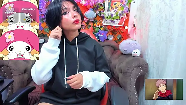 Snapshot of ravenn_20 chatting on 11-15-25, 11:29 ravenn 20 online show from 11-15-25, 11:29