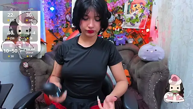 Snapshot of ravenn_20 chatting on 11-25-25, 11:32 ravenn 20 online show from 11-25-25, 11:32