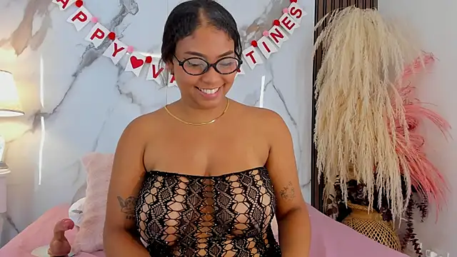 Snapshot of belacampbell chatting on 02-14-25, 12:19 belacampbell online show from 02-14-25, 12:19