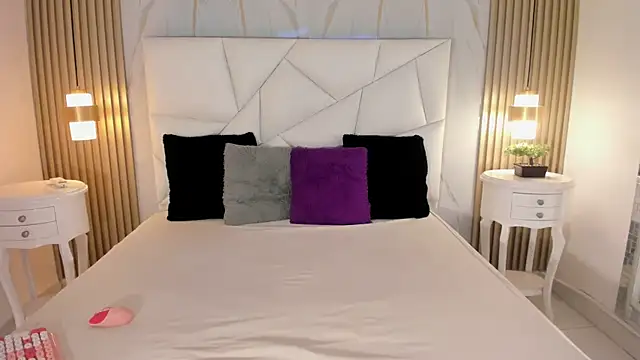 Snapshot of belacampbell chatting on 09-16-25, 05:08 belacampbell online show from 09-16-25, 05:08