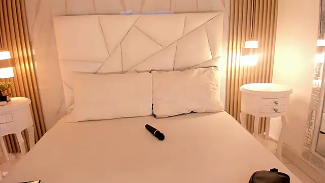 Snapshot of belacampbell chatting on 01-09-26, 06:27 belacampbell online show from 01-09-26, 06:27