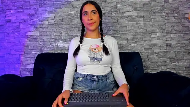 Snapshot of xanna_sweet chatting on 02-09-25, 01:56 xanna sweet online show from 02-09-25, 01:56