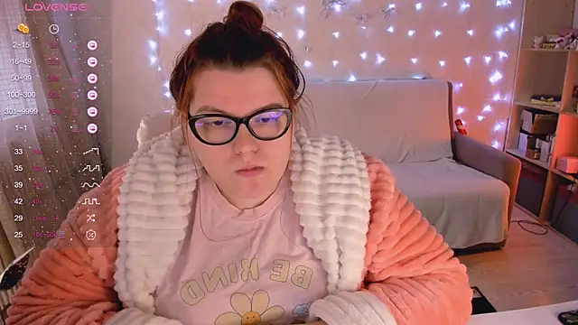 Snapshot of Melissa_Purr chatting on 01-07-25, 11:48 Melissa Purr online show from 01-07-25, 11:48