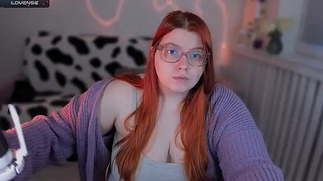 Snapshot of Melissa_Purr chatting on 09-28-25, 03:06 Melissa Purr online show from 09-28-25, 03:06