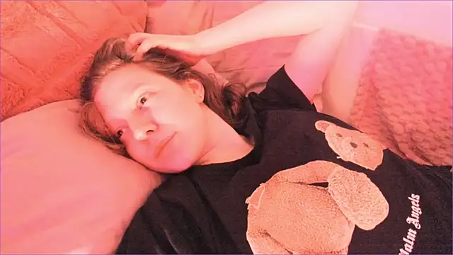 Snapshot of Viktoria_Oliverr chatting on 09-22-25, 04:58 Viktoria Oliverr online show from 09-22-25, 04:58