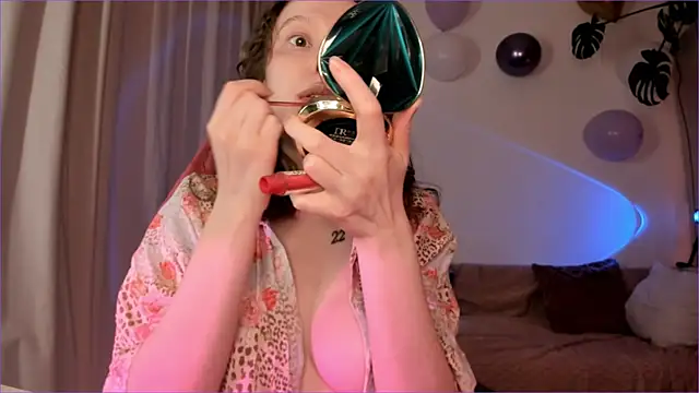 Snapshot of Viktoria_Oliverr chatting on 11-10-25, 03:22 Viktoria Oliverr online show from 11-10-25, 03:22