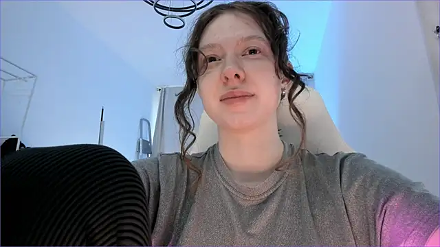 Snapshot of Viktoria_Oliverr chatting on 11-14-25, 09:08 Viktoria Oliverr online show from 11-14-25, 09:08