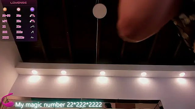 Snapshot of anyi_sweet_titss chatting on 11-25-25, 10:21 anyi sweet titss online show from 11-25-25, 10:21