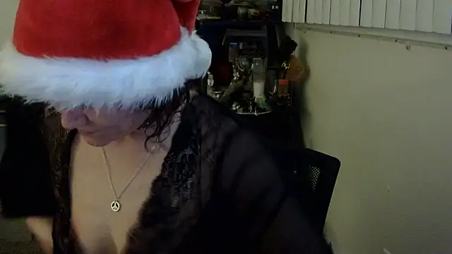 Snapshot of ziggyspice chatting on 12-17-24, 04:12 ziggyspice online show from 12-17-24, 04:12