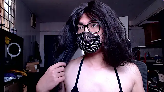 Snapshot of Erin_Song chatting on 11-30-25, 08:07 Erin Song online show from 11-30-25, 08:07