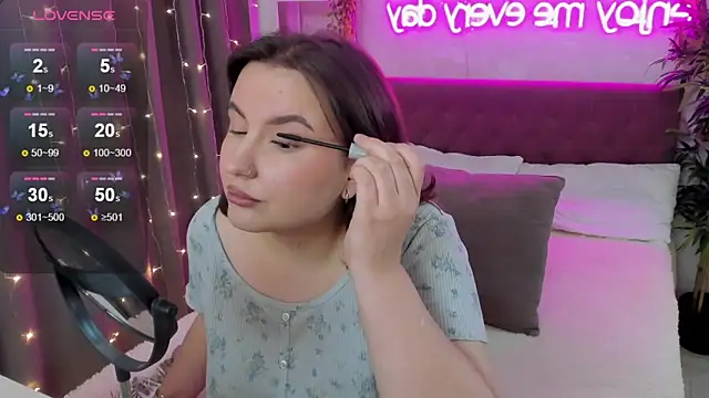 FeralPeach online show from 11-14-25, 04:55