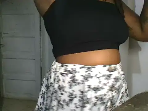 Snapshot of sherry_anne chatting on 01-20-25, 05:27 sherry anne online show from 01-20-25, 05:27