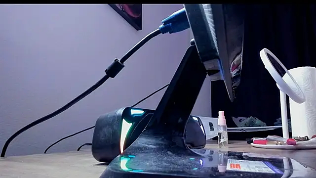 Snapshot of Magic_Allie chatting on 12-03-25, 06:21 Magic Allie online show from 12-03-25, 06:21