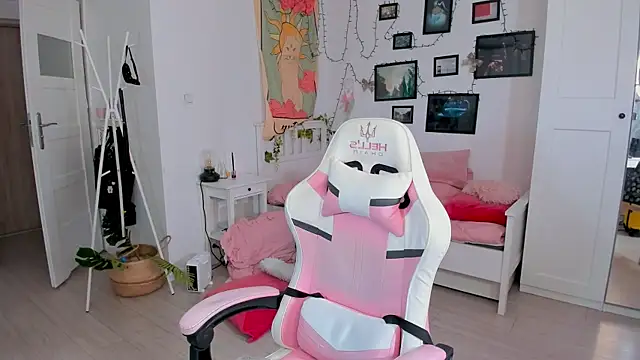 Snapshot of Mia_Madden chatting on 01-11-25, 05:20 Mia Madden online show from 01-11-25, 05:20