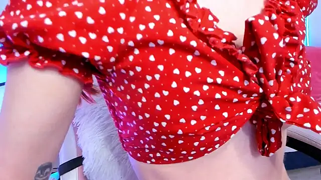 Snapshot of Mia_Madden chatting on 11-24-25, 02:22 Mia Madden online show from 11-24-25, 02:22