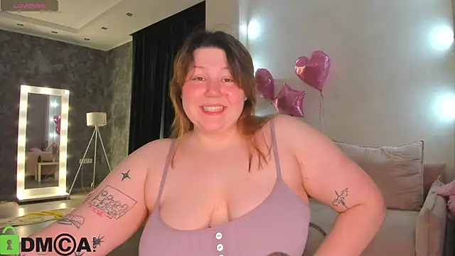 Snapshot of Ruth_Oliver chatting on 05-11-26, 01:11 Ruth Oliver online show from 05-11-26, 01:11