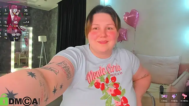 Snapshot of Ruth_Oliver chatting on 05-15-26, 01:18 Ruth Oliver online show from 05-15-26, 01:18