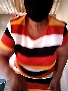 Snapshot of naughtygrannyXXX chatting on 12-25-24, 04:00 naughtygrannyXXX online show from 12-25-24, 04:00