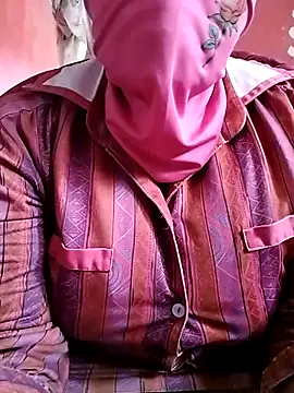 Snapshot of naughtygrannyXXX chatting on 03-10-25, 11:21 naughtygrannyXXX online show from 03-10-25, 11:21