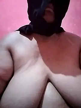 Snapshot of naughtygrannyXXX chatting on 10-17-25, 08:11 naughtygrannyXXX online show from 10-17-25, 08:11