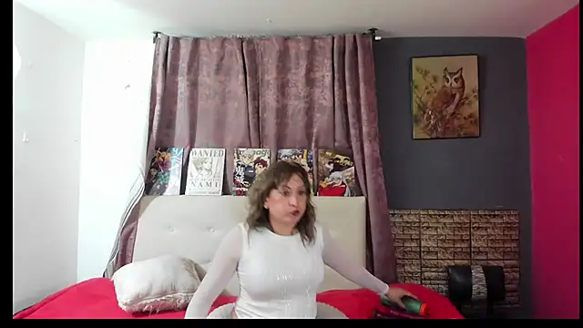 Snapshot of violl3tfoxx chatting on 06-10-26, 01:39 violl3tfoxx online show from 06-10-26, 01:39
