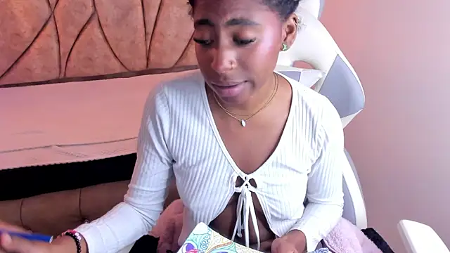 Queen perla  online show from 01-18-25, 04:10