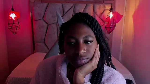 Queen perla  online show from 03-19-25, 12:23