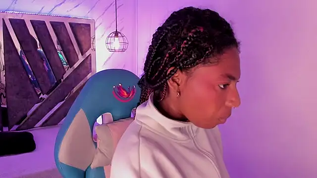 Queen perla  online show from 09-24-25, 12:30